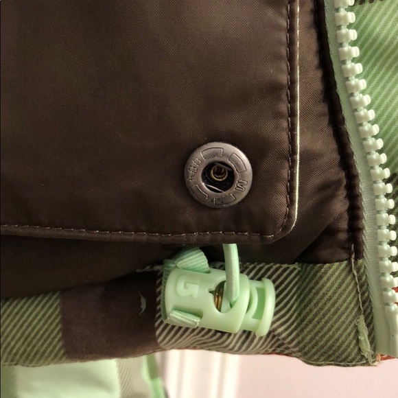 Women’s Burton Snowboarding Jacket - Picture 10 of 15